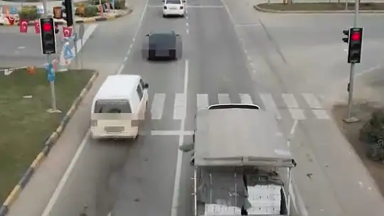 Kırmızı ışık ihlali yapan 8 sürücüye 58 bin lira ceza