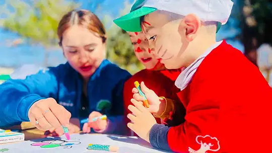 Kırsal mahallelerdeki çocukları mutlu eden proje