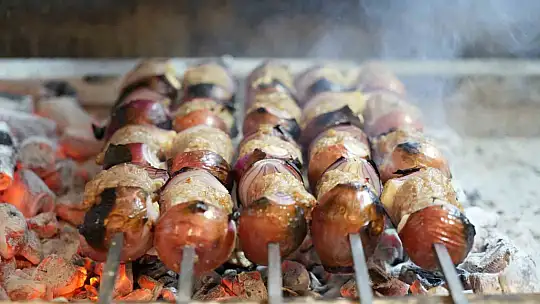 Kış aylarının vazgeçilmez lezzeti: Soğan kebabı