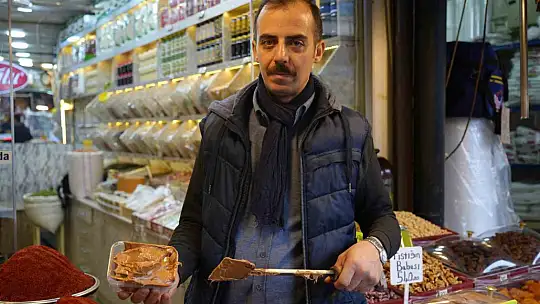 Kış aylarının vazgeçilmezi katı üzüm pekmezine yoğun ilgi