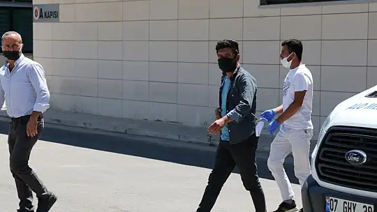 Kocasını bıçaklayarak öldürdü