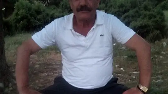 Kocasını bıçaklayarak öldürdü