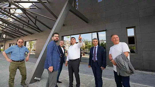Köken ve Fadıloğlu ile D.T. Şehitkamil Sahnesi'ni inceledi