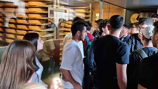 Kolej öğrencilerine Avrupa'da bilim ve kültür gezisi