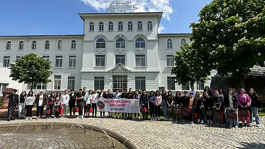 Kolej öğrencilerine Avrupa'da bilim ve kültür gezisi