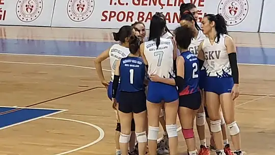 Kolej Vakfı Genç Kızlar Voleybol takımı Türkiye yarı finallerinde