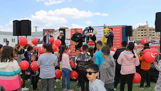 Konteyner kentte 23 Nisan coşkusu