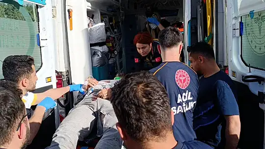 Kontrolden çıkan araç karşı şeritteki otomobille çarpıştı: 4 yaralı