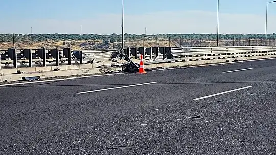 Kontrolden çıkan tır köprüden uçtu: 2 ölü