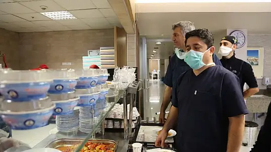 Korona virüsle mücadele kahramanlarına aşure ikramı
