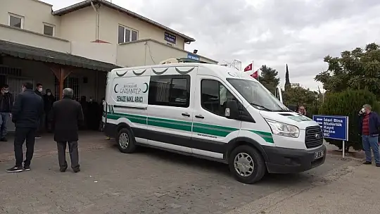 Gaziantep'te koronadan ölen doktorun cenazesi memleketine uğurlandı