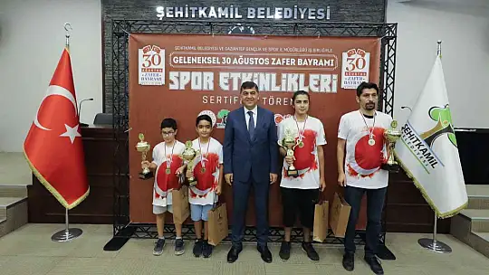 Kupalar 46. kez şampiyonların elinde havalandı