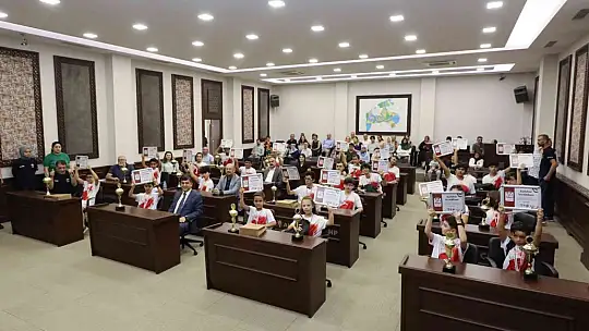 Kupalar 46. kez şampiyonların elinde havalandı