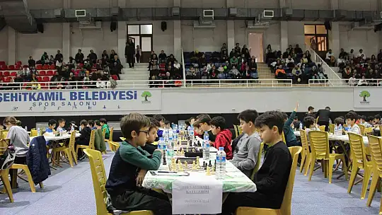 Kurtuluş kupası etkinliklerinde 250 sporcu hamle yaptı