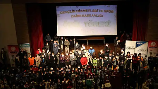 Kurtuluşun 100. yılında dereceye girenler ödüllerini aldı