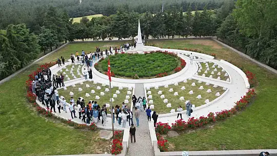 LGS'de dereceye giren öğrenciler ecdatla buluştu