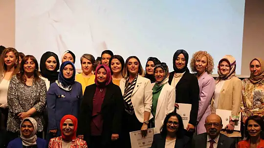 Lider kadınlar sertifikalarını aldı