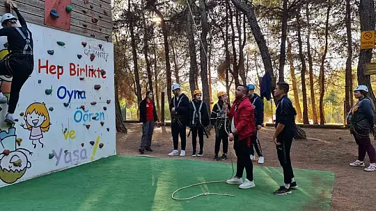 Lise öğrencileri motivasyon kampında