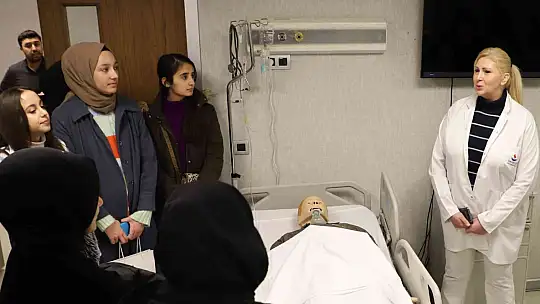Lise öğrencilerinden SANKO Üniversitesi'ne ziyaret