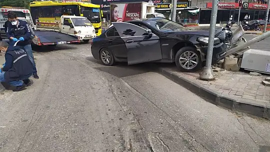Lüks araçta başlayan alacak verecek kavgası kazayla son buldu