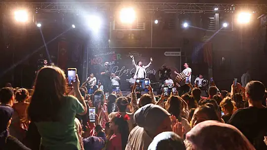 Mahallemde konser var etkinliklerine yoğun ilgi