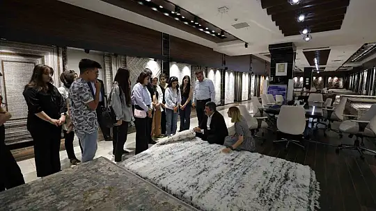 Makine halı üretiminin lideri Gaziantep halının modasında da zirveyi zorluyor