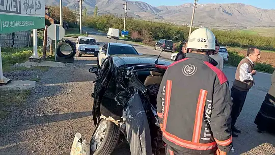 Malatya'da yolcu otobüsü devrildi: Çok sayıda yaralı var