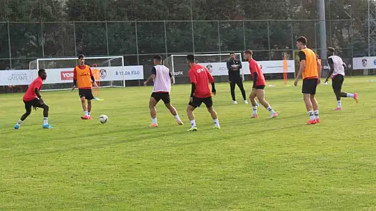 Maruis Sumudica: 'İstanbul'a gezmeye gitmiyoruz, gezmek istesek Gaziantep'te baklava, fıstık, her şey var'