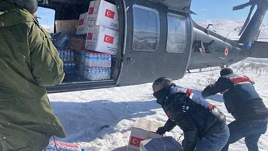 Mehmetçik 532 köye helikopter ile yardım malzemesi ulaştırıldı