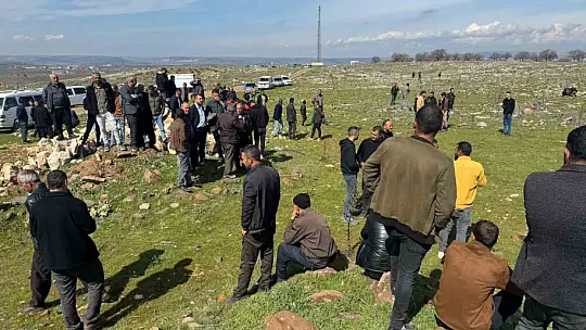 Meraların satıldığını iddia eden köylülerden protesto yürüyüşü