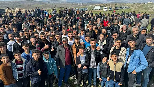 Meraların satıldığını iddia eden köylülerden protesto yürüyüşü