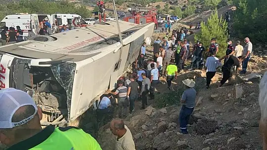 Mersin'de askerleri taşıyan otobüs devrildi: 5 şehit, 27 yaralı