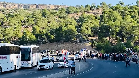 Mersin'de askerleri taşıyan otobüs devrildi: 5 şehit, 27 yaralı