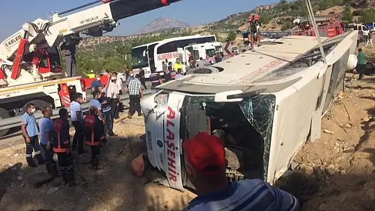 Mersin'de askerleri taşıyan otobüs devrildi: 5 şehit, 27 yaralı