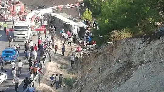 Mersin'de askerleri taşıyan otobüs devrildi: 5 şehit, 27 yaralı