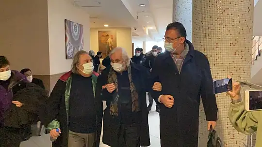 Metin Akpınar ve Müjdat Gezen'in 'Cumhurbaşkanına hakaret' davasında mütalaa