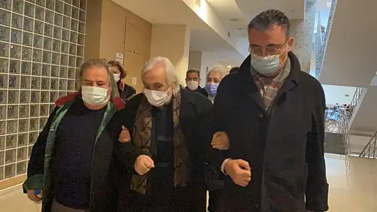 Metin Akpınar ve Müjdat Gezen'in 'Cumhurbaşkanına hakaret' davasında mütalaa