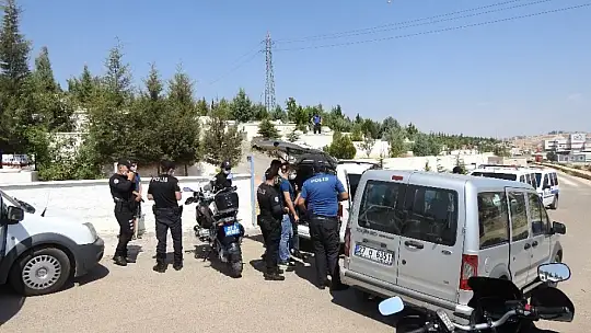 Mezarlıkta silahlı çatışma: 3 yaralı