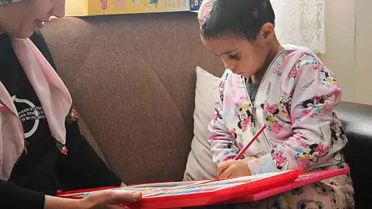 Minik Asiye evinde ilk kez görüntülendi, neşeli hali dikkat çekti