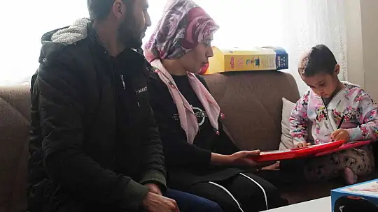 Minik Asiye evinde ilk kez görüntülendi, neşeli hali dikkat çekti