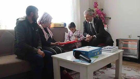 Minik Asiye'nin yeni evindeki ilk ziyaretçisi Tahmazoğlu oldu