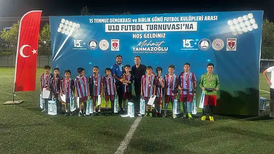 Minik futbolcular Şahinbey Belediyesi'nin organizasyonunda karşı karşıya geldi