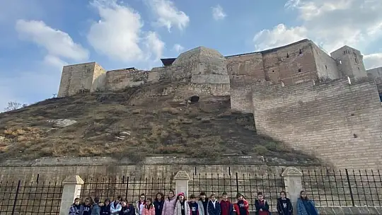 Minik öğrenciler Gaziantep'i mercek altına aldı
