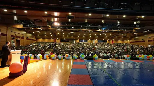 Minik sporcular, ilk madalyalarını aldılar