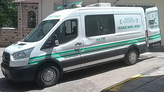Motosiklet, halk otobüsüne çarptı: 1 ölü, 1 ağır yaralı