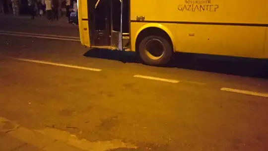 Motosiklet, halk otobüsüne çarptı: 1 ölü, 1 ağır yaralı