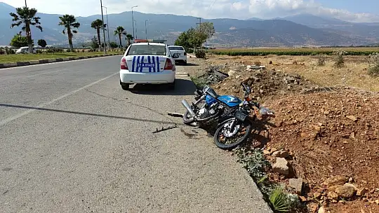 Motosiklet otomobile çarptı: 1 yaralı