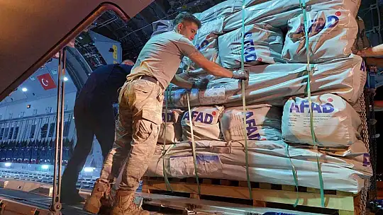 MSB: 'İnsani yardım malzemelerini taşıyan TSK'ya ait iki uçağımız daha Ankara Etimesgut Havaalanı'ndan hareket etti'