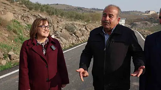 Muhtarlar kırsalda yapılan asfalt yollar için Şahin'e teşekkür etti