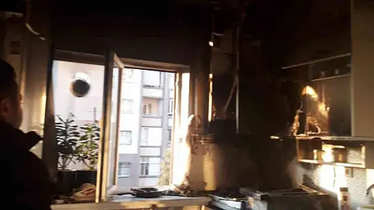 Mutfaktaki yangın paniğe sebep oldu: 3 yaralı
